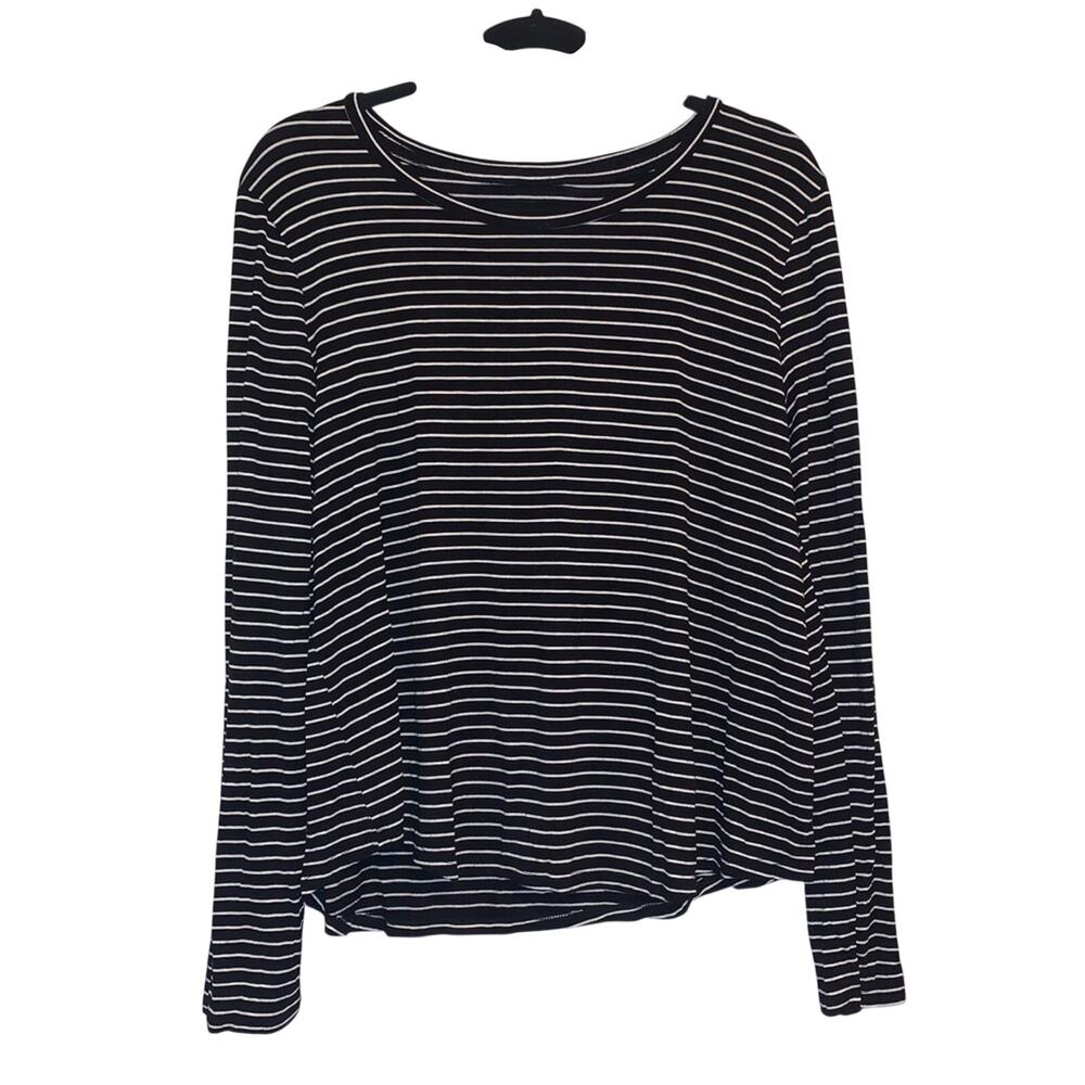 Aero Seriously Soft Black & White Perfect Crew Top
